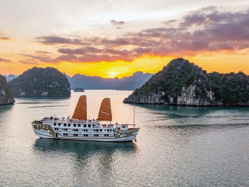 Du thuyền Indochina Sails