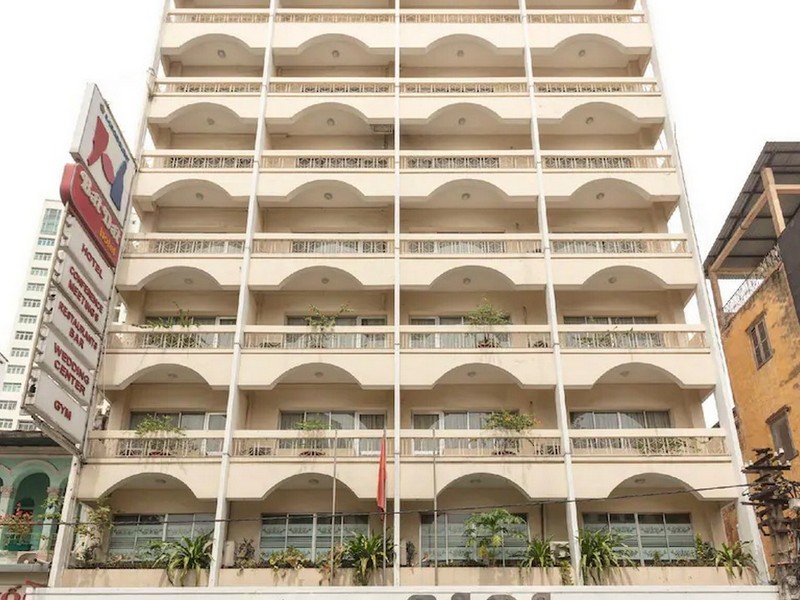 Khách sạn Bát Đạt