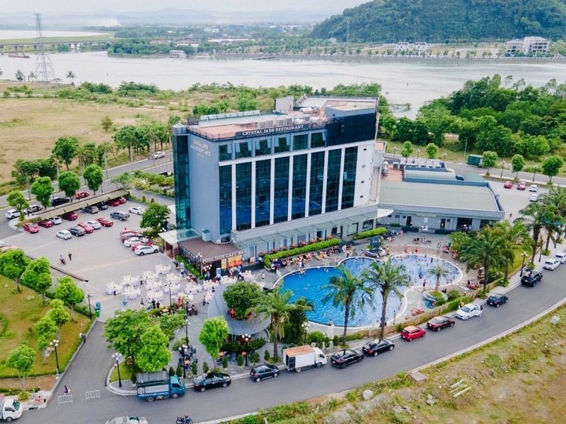 Song Lam Waterfront Hotel