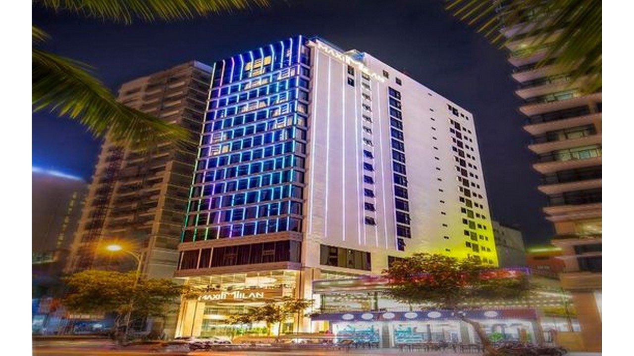 Maximilan Danang Beach Hotel