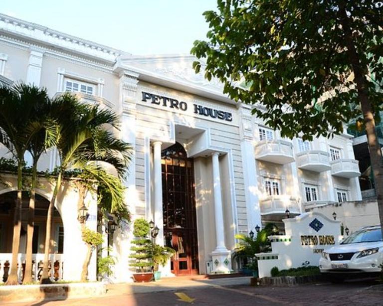 Petro House Hotel 