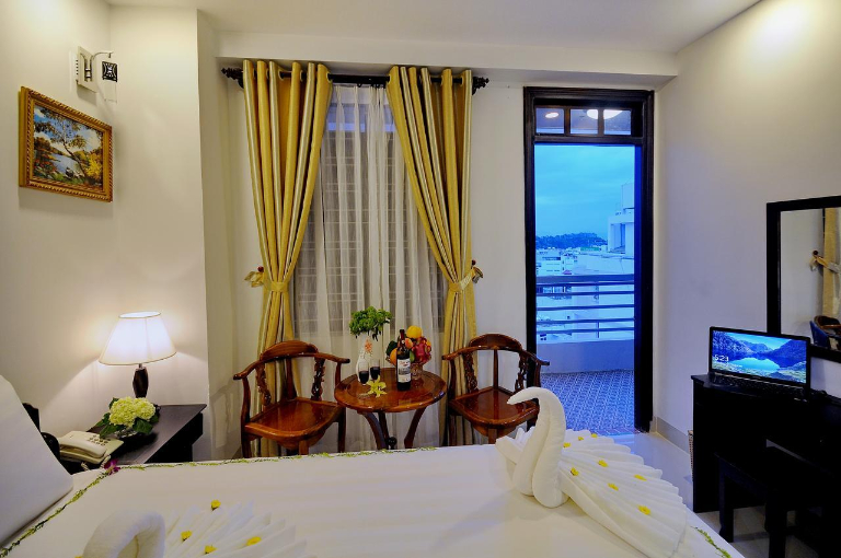 Kh&aacute;ch sạn Full House 