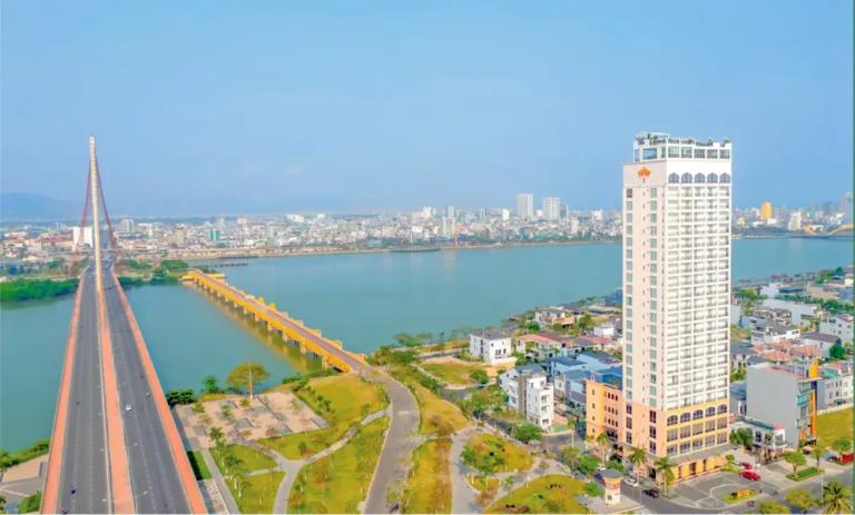 Kh&aacute;ch sạn s&ocirc;ng H&agrave;n