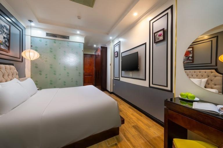 Bella Premier Hotel & Rooftop Bar