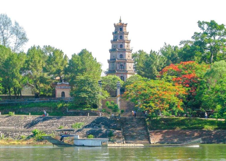 Ch&ugrave;a Thi&ecirc;n Mụ