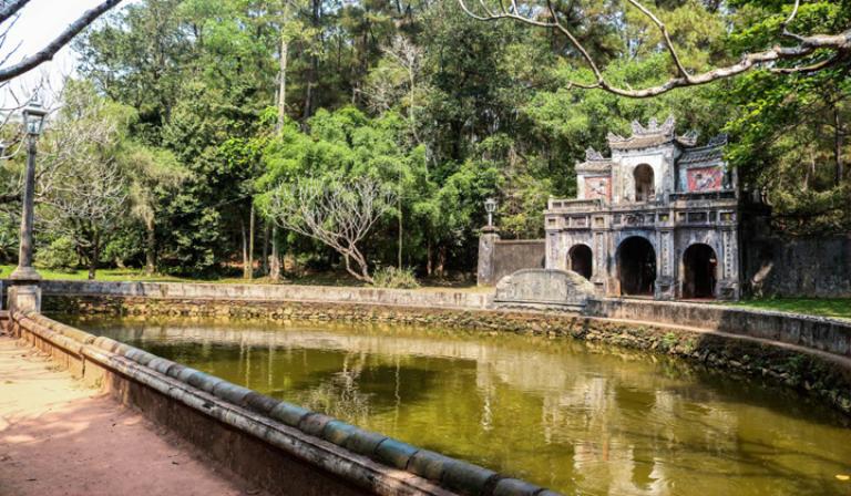 Ch&ugrave;a Từ Hiếu