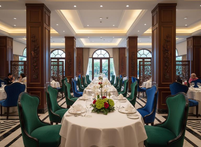 Nh&agrave; H&agrave;ng & Dịch Vụ F&B