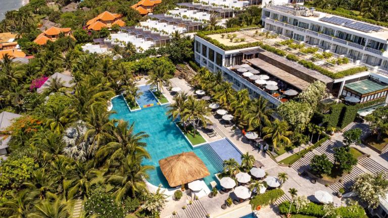 The Cliff Resort