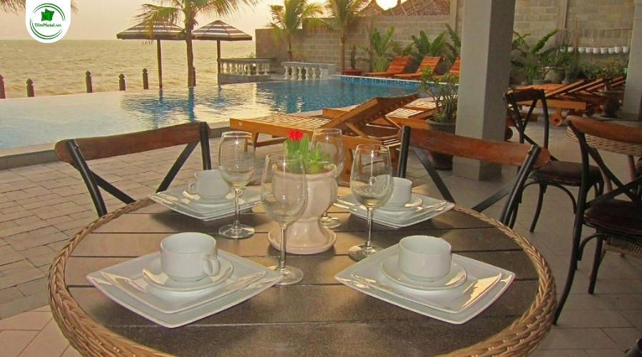 Khách sạn Serenity By The Sea 3 sao ở Phan Thiết