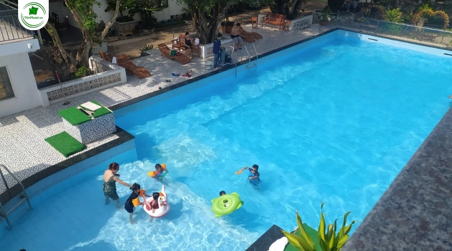 Khách sạn Caroline Resort Vũng Tàu có hồ bơi cho trẻ