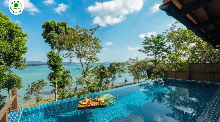 Khách sạn 4 sao Green Bay Phu Quoc Resort & Spa gần biển