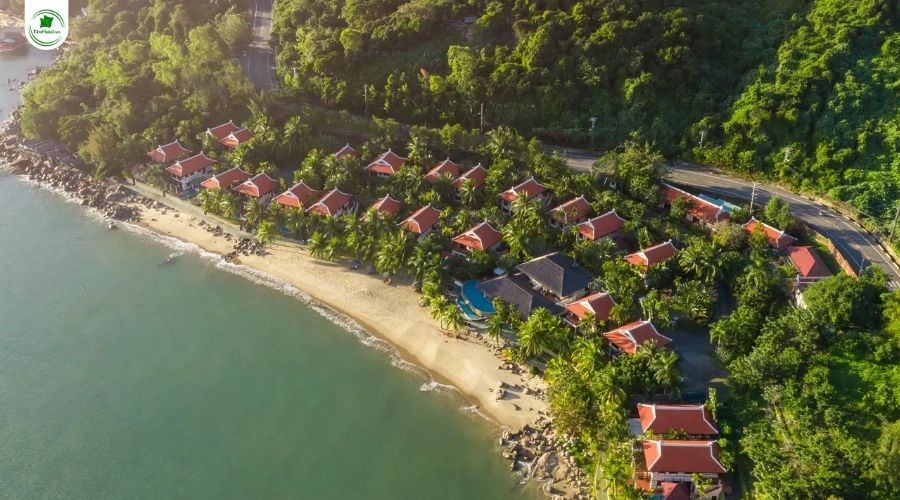 Khách sạn 4 sao Sơn Trà Resort & Spa đối diện biển Đà Nẵng