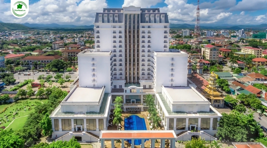 Khách sạn Indochine Palace Hotel trên đường Hùng Vương Huế