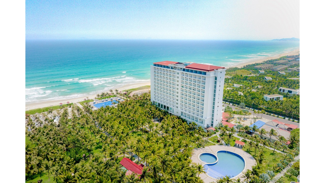 Ocean Waves Beach Resort Cam Ranh