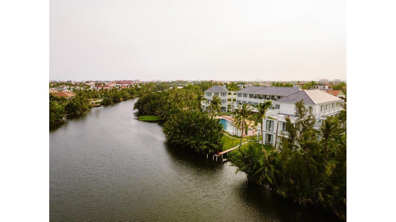 Moodhoian Riverside Resort & Spa