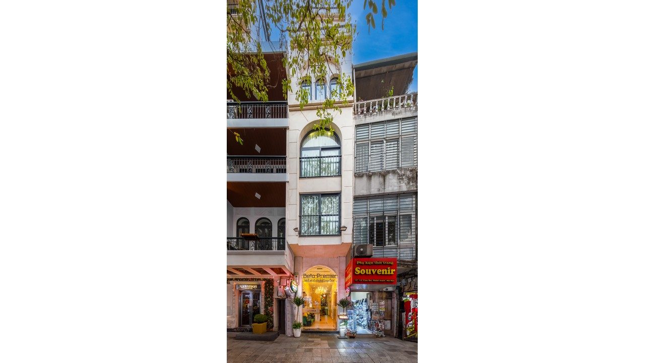 Bella Premier Hotel & Rooftop Bar