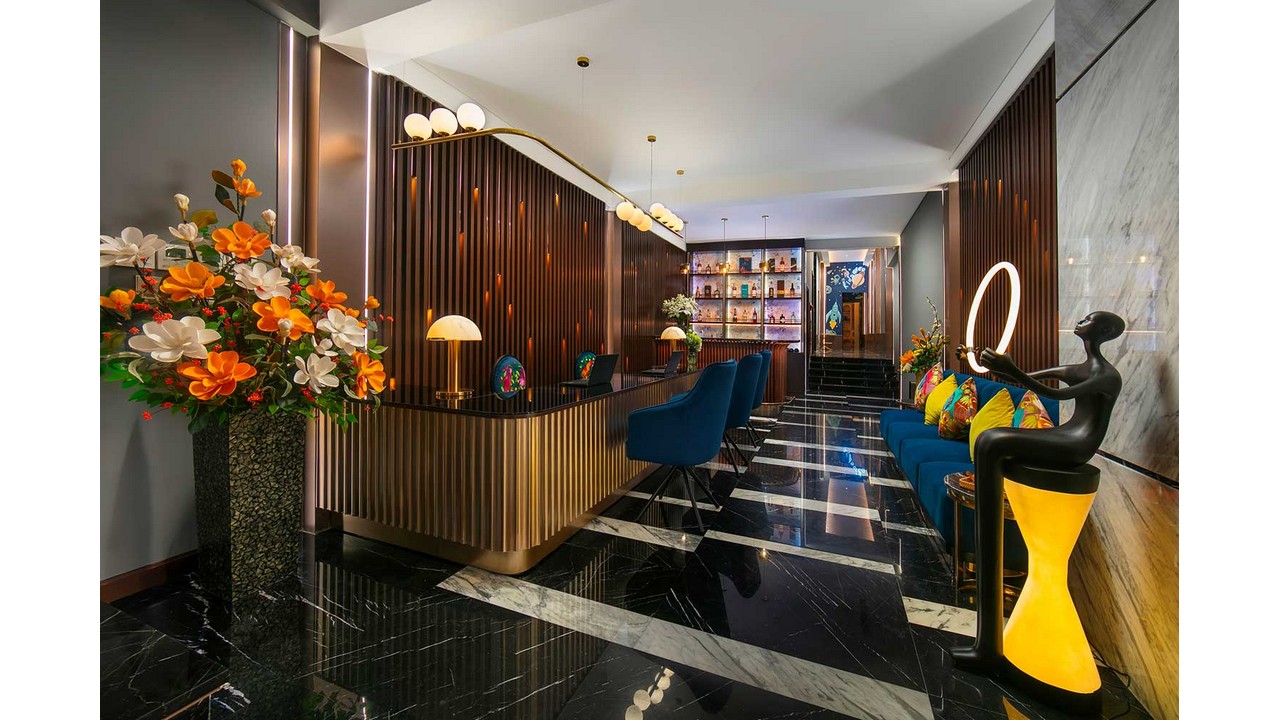 Aurora Central - A Family Hotel
