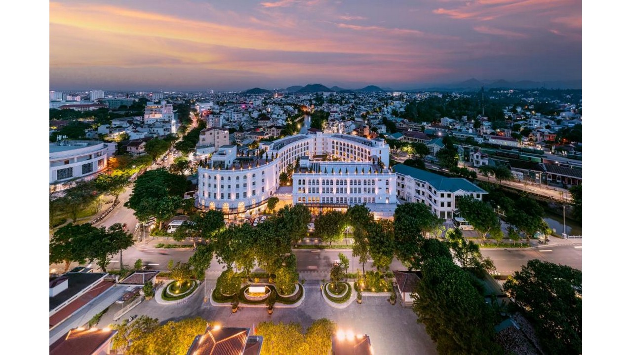 Silk Path Grand Hue Hotel
