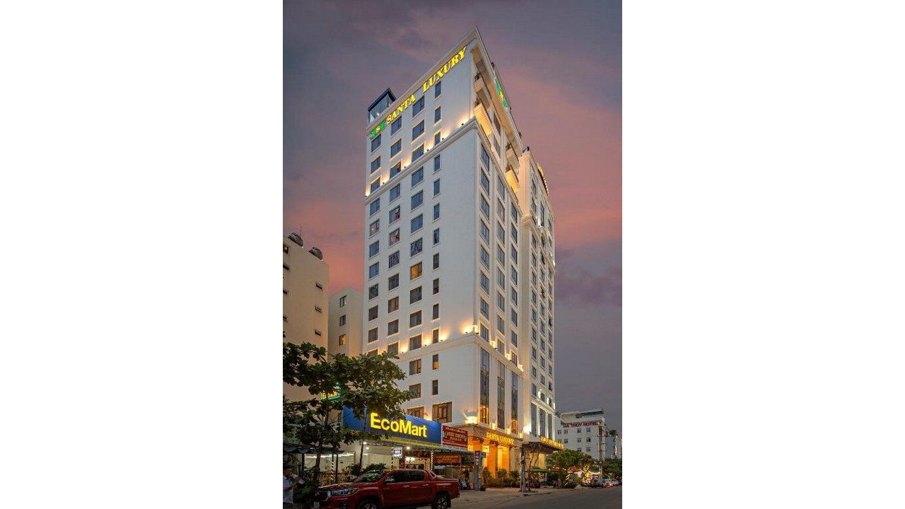 Santa Luxury Hotel