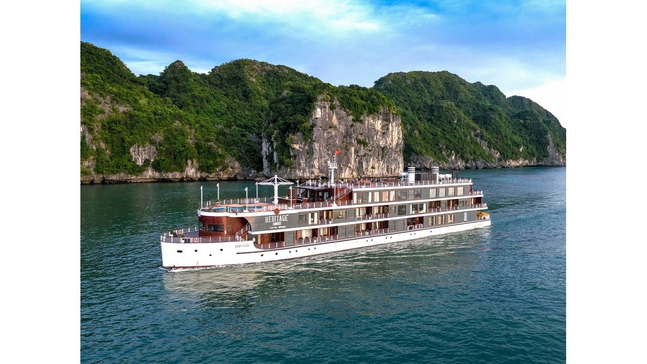 Heritage Cruises Binh Chuan