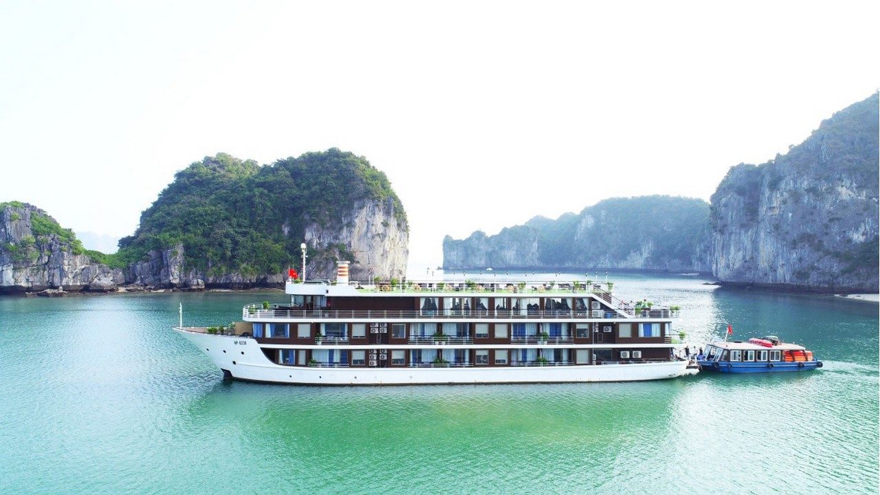 La Casta Regal Cruise
