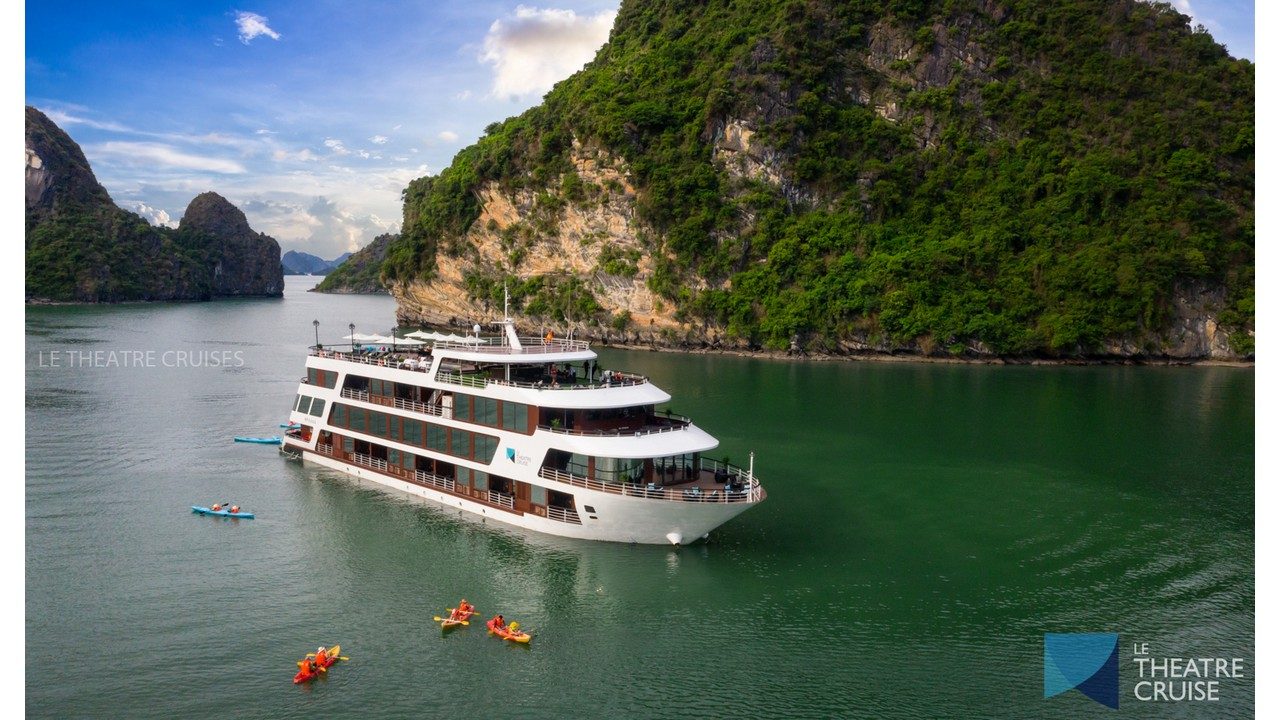 Le Theatre Cruises Halong Bay