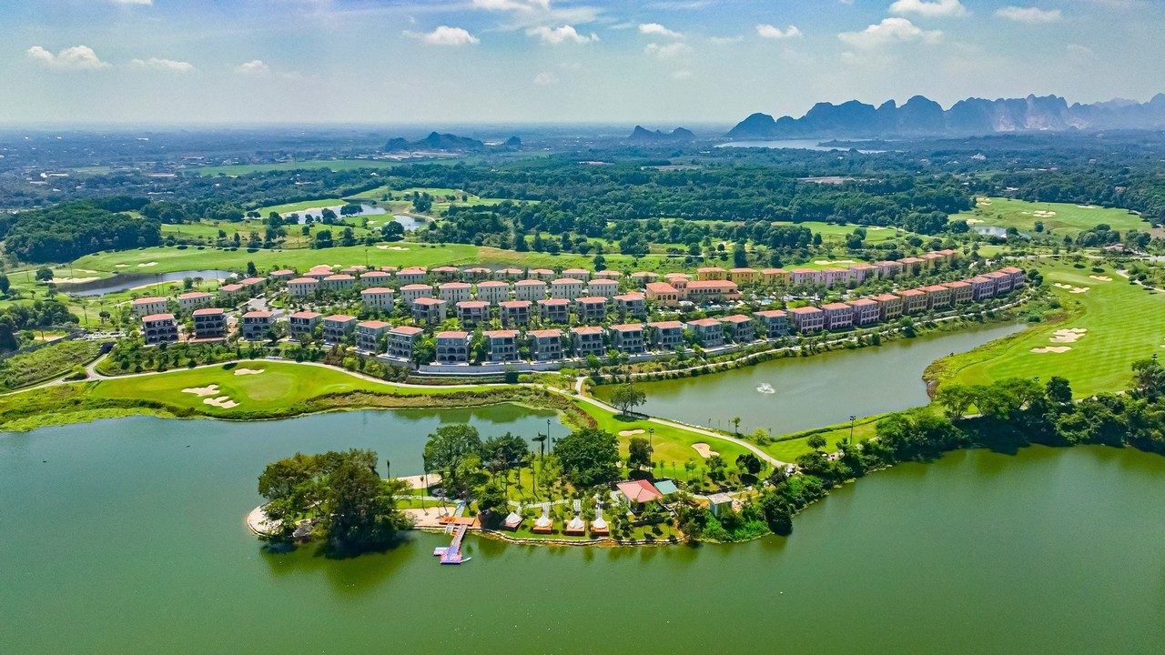 Wyndham Skylake Resort and Villas
