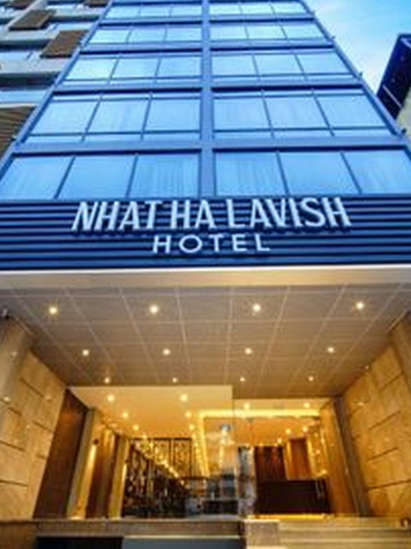 Nhật Hạ Lavish Hotel