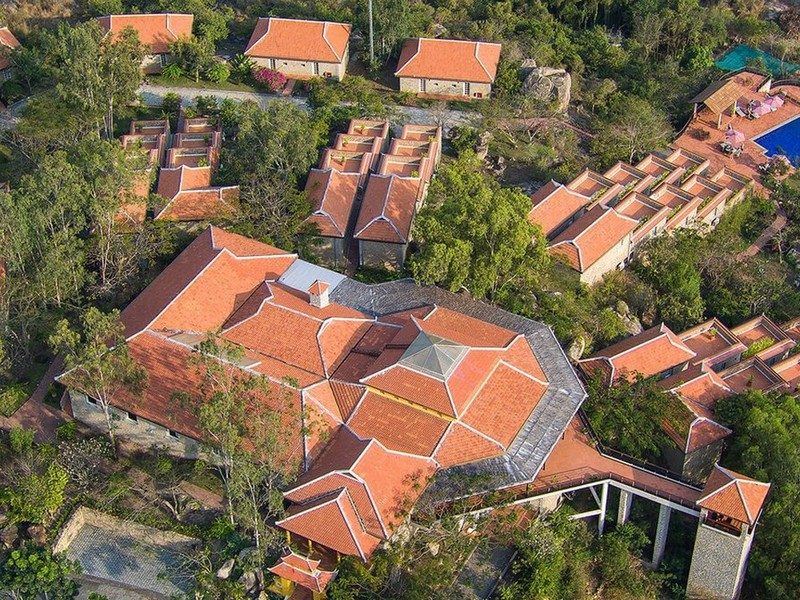 Victoria Núi Sam Lodge