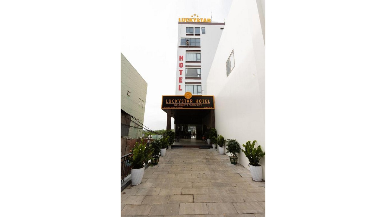 LuckyStar Hotel
