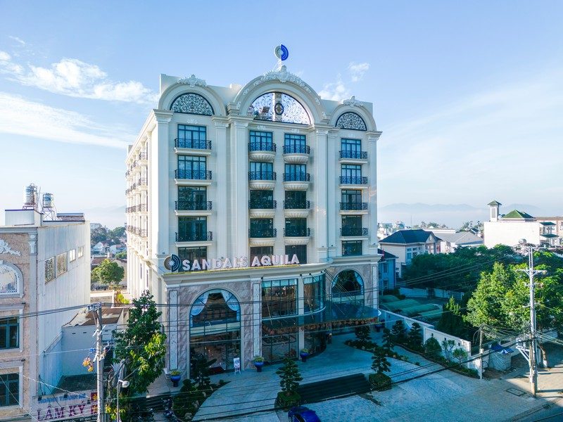 Sandals Aquila Hotel