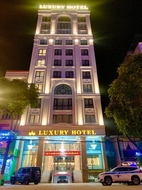 Luxury Hotel 2