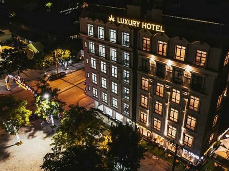 Luxury Hotel 1