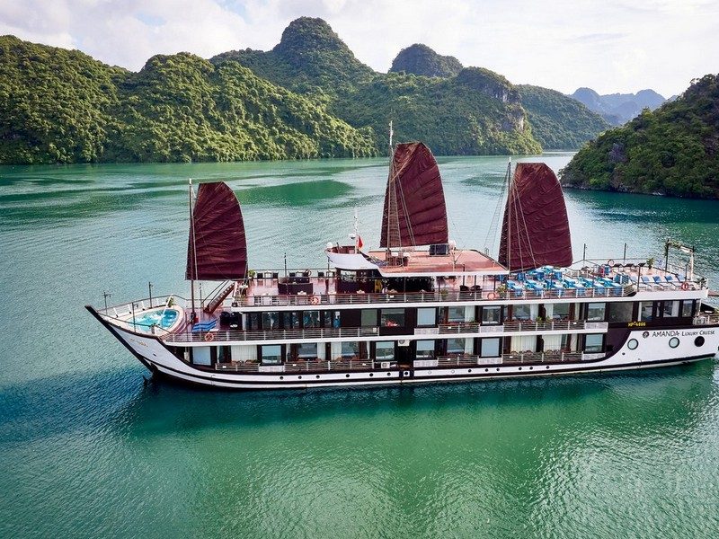 Du thuyền 5 sao Amanda Luxury Lan Hạ