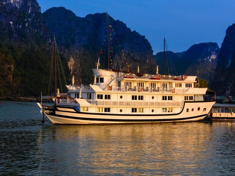 Du thuyền Le Journey Premium Cruise