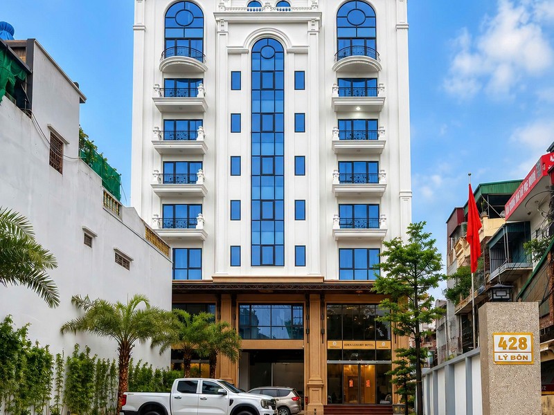 Khách sạn Eden Luxury