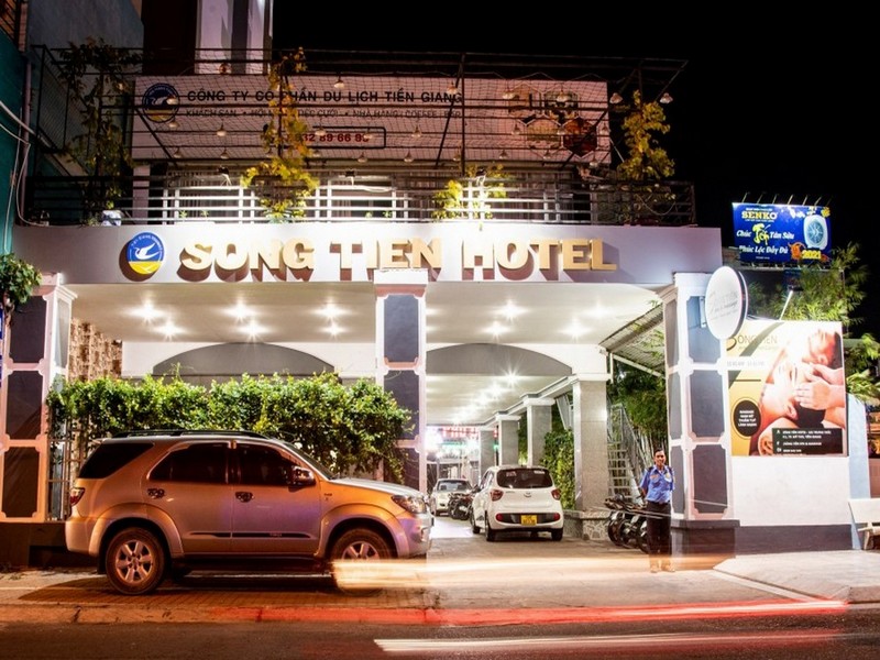 Sông Tiền Hotel