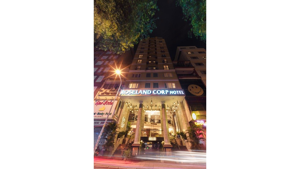 Roseland Corp Hotel