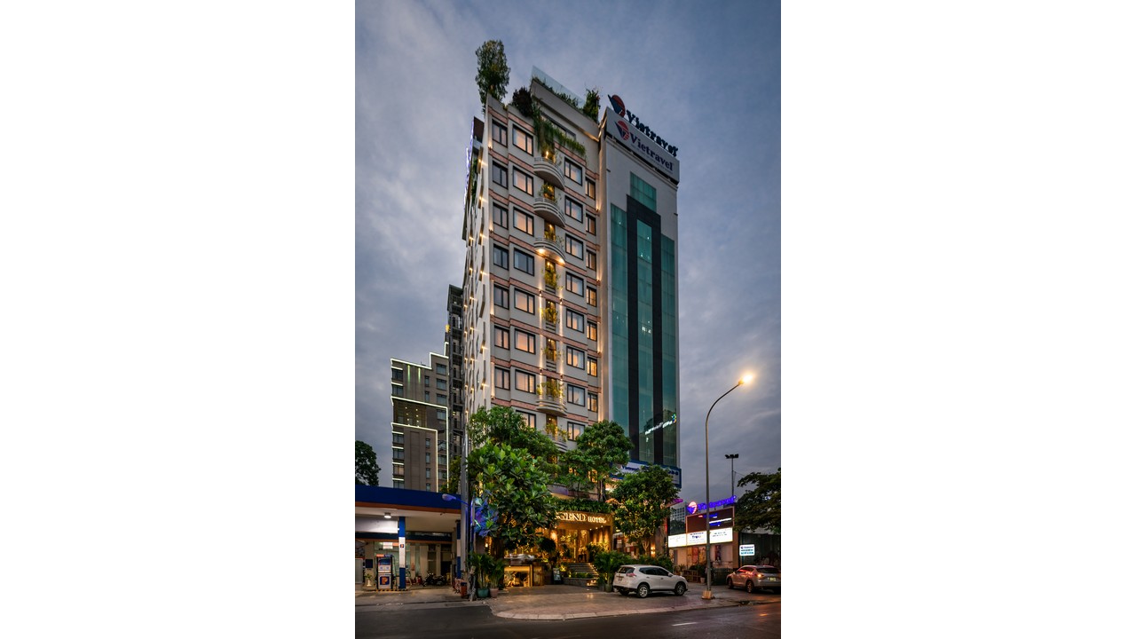 Au Lac Legend Hotel