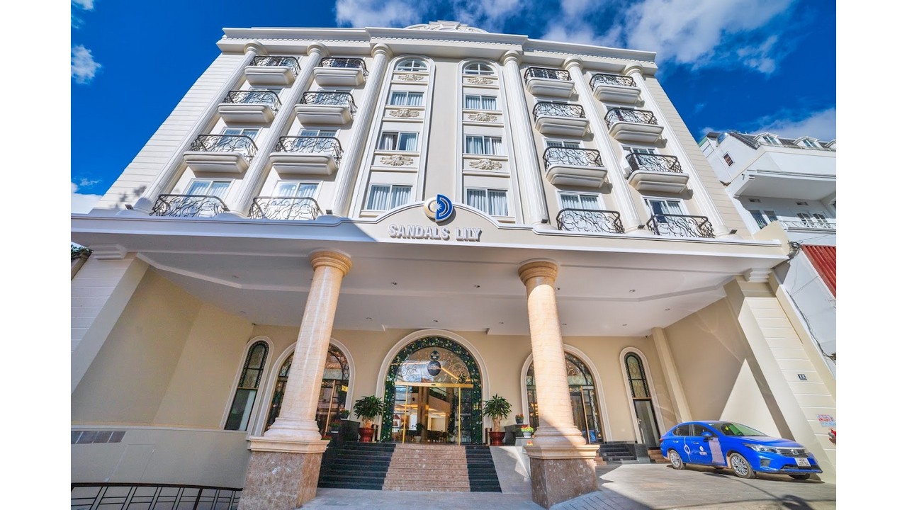 Sandals Lily Hotel