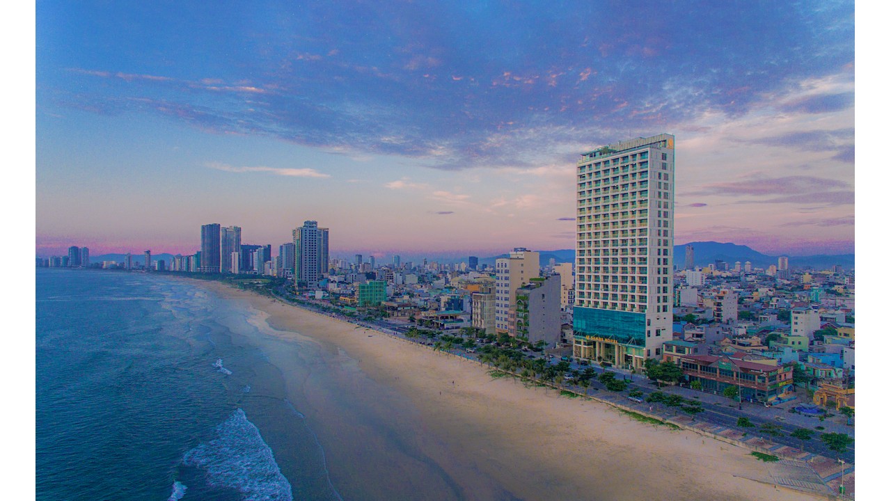 Le Sands Oceanfront Danang Hotel