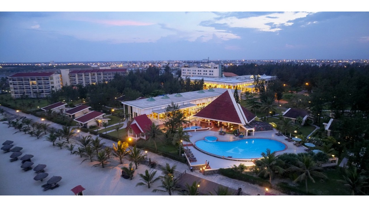 Sandy Beach Non Nuoc Resort