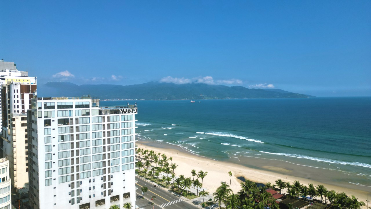 Yarra Ocean Suites Danang